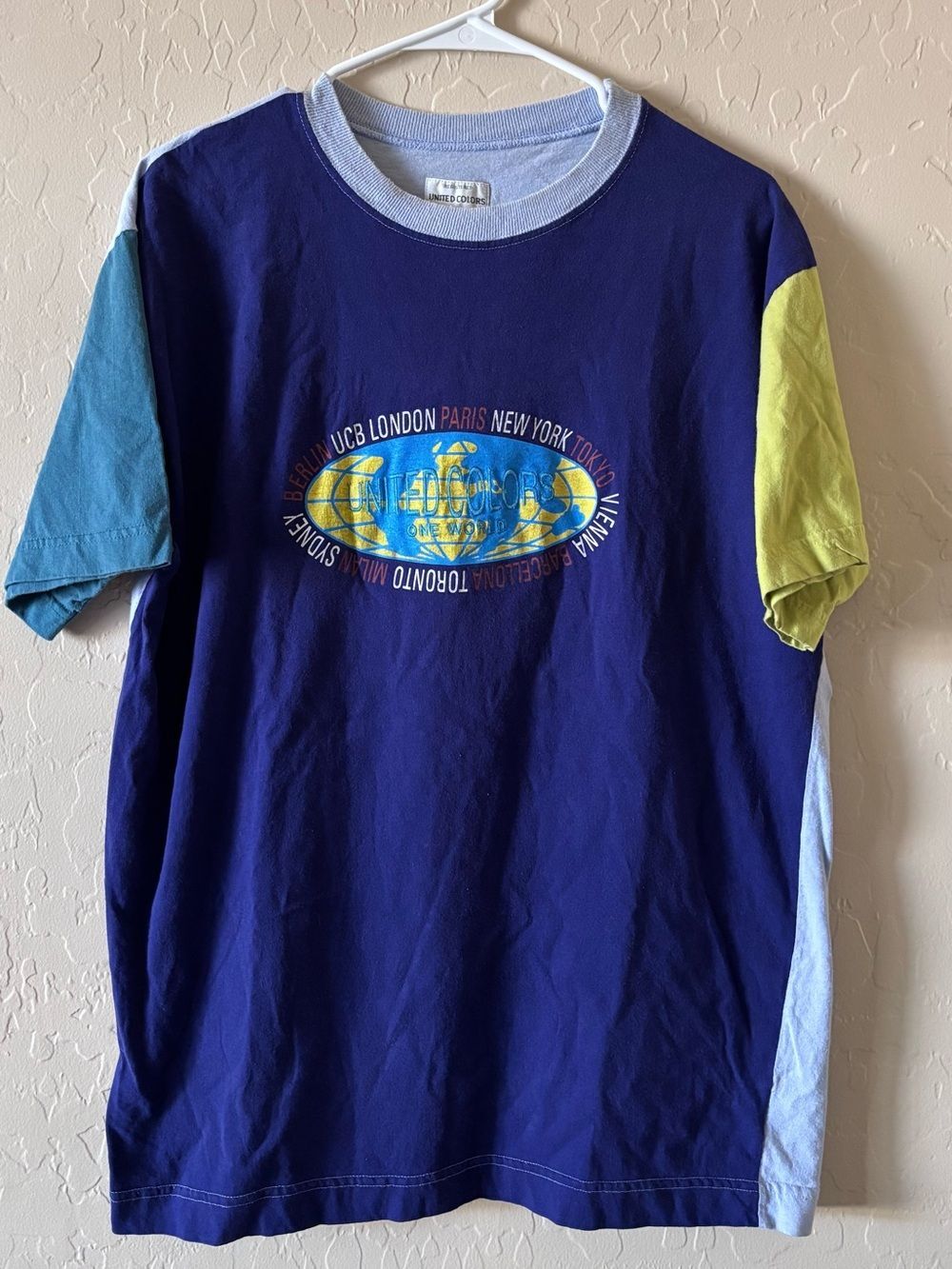 United Colors Of Benetton Color Block Embroidered Vintage Graphic T-Shirt Large